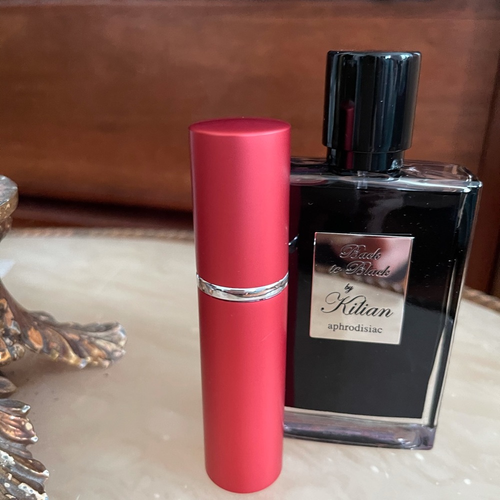 Kilian Back to black 10 ml travel size not a bottle .